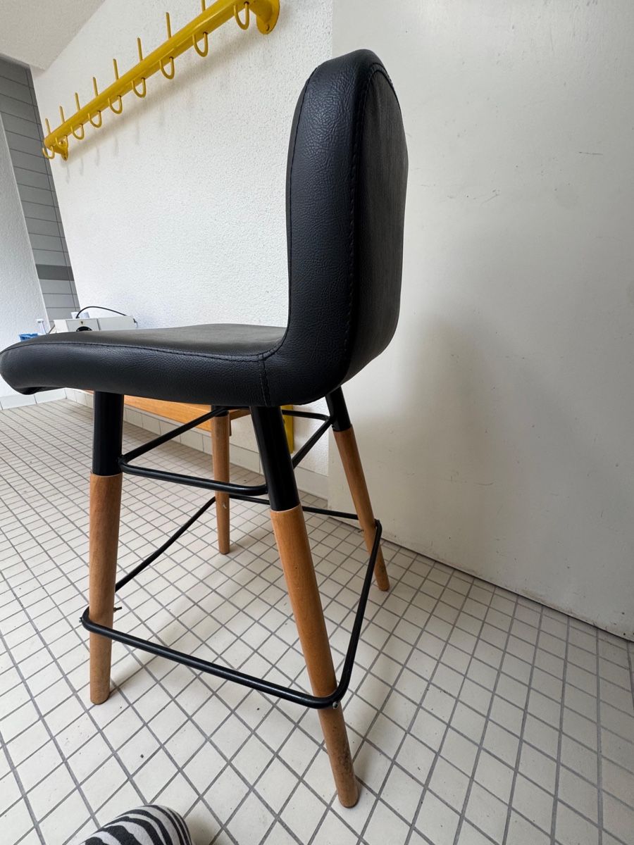 Hochstühle: 2 Stück Barhocker / Hochstuhl – Gebraucht aus Buochs von nik_r7gm 1