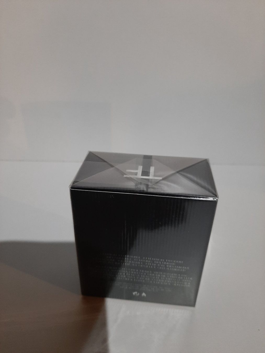 Tom Ford Parfum & Eau de Toilette: Tom Ford Noir EDP 50ml. – Neu und originalverpackt aus Schwanden GL von Evmolpia 1