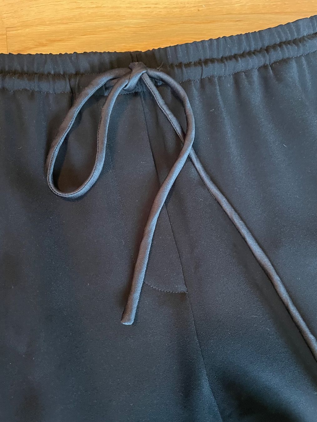 Armani Pantaloni: Schwarze Hose EMPORIO ARMANI – Nuovo (secondo la descrizione) da Richterswil venduto da IrynaL 2