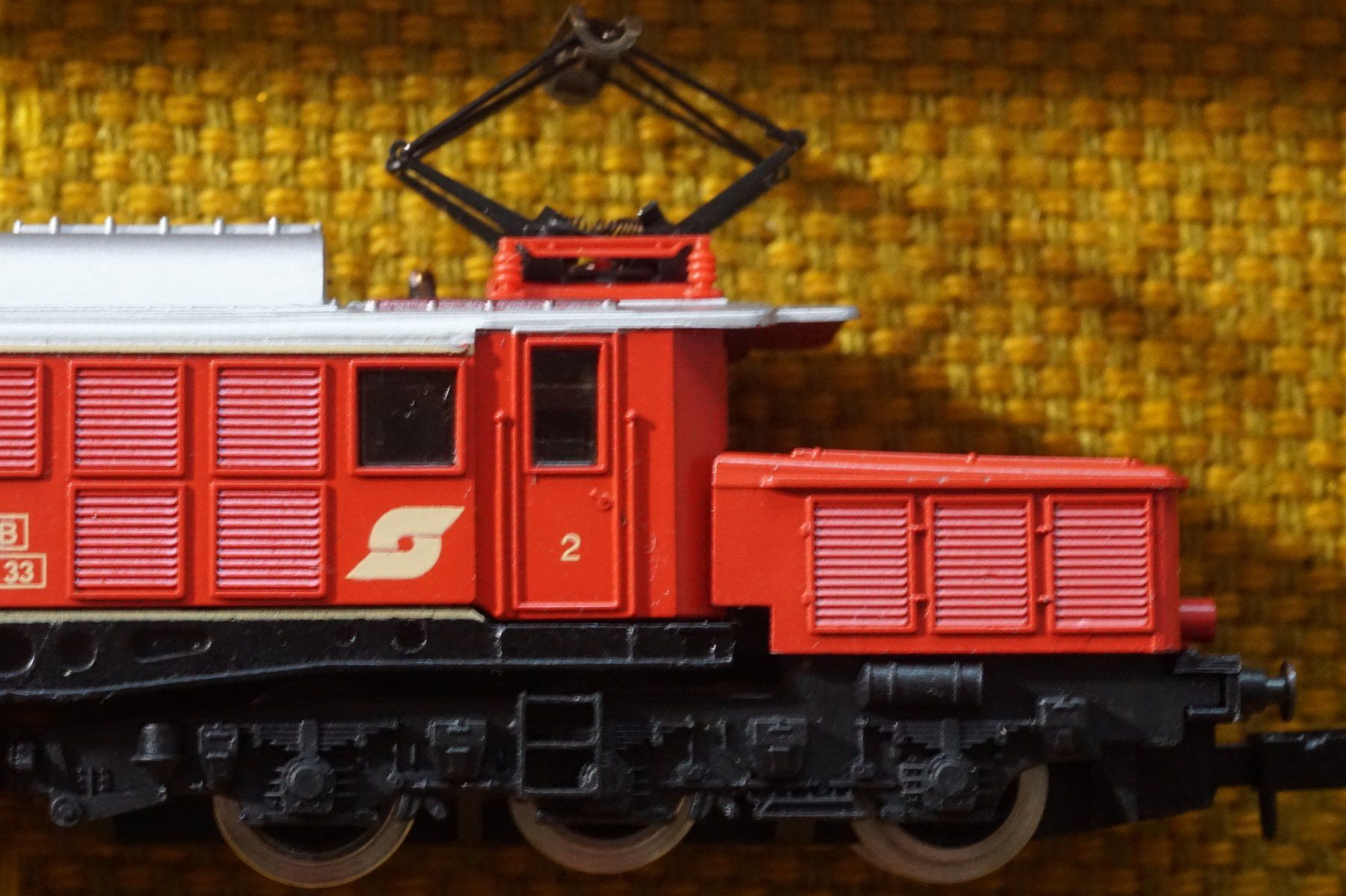 Arnold Modellini di ferrovie: ARNOLD-N 2330 ÖBB 1020.33 rot – Usato da Gränichen venduto da iknow 4