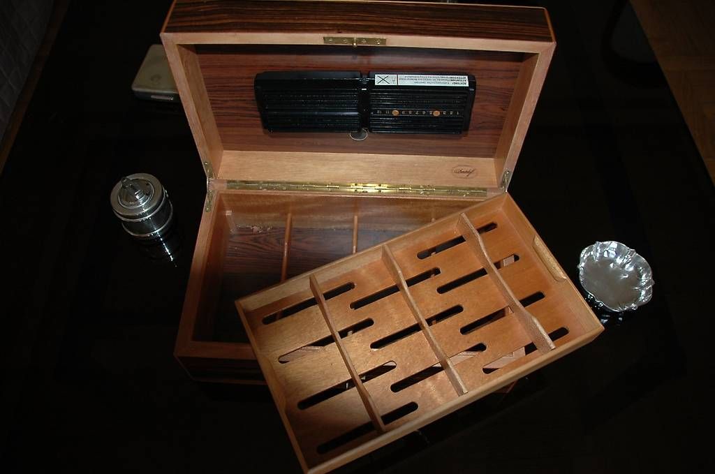 Humidor per sigari: HUMIDOR DAVIDOFF – Usato da Losone venduto da delfino_2 2