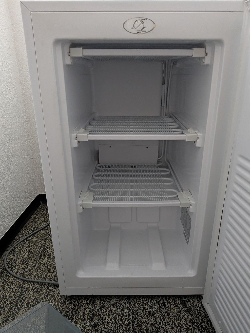 Primotecq Congelatori: Gefrierschrank (Primotecq TF 080.3-IB) – Usato da Biberist venduto da 0500JJAC 2
