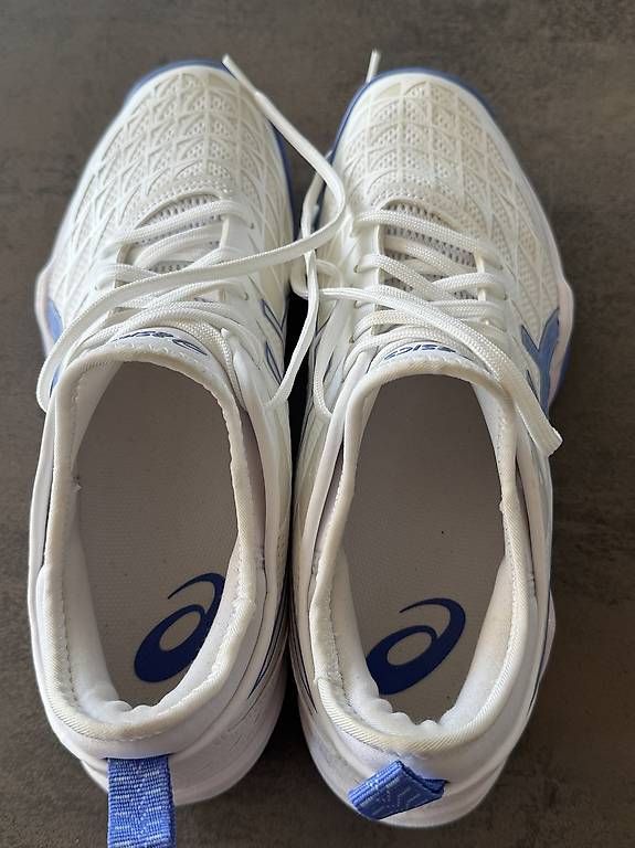 Scarpe da donna: Asics Hallenschuh Damen Grösse 42 – Usato da Wangen SZ venduto da CND1203 4