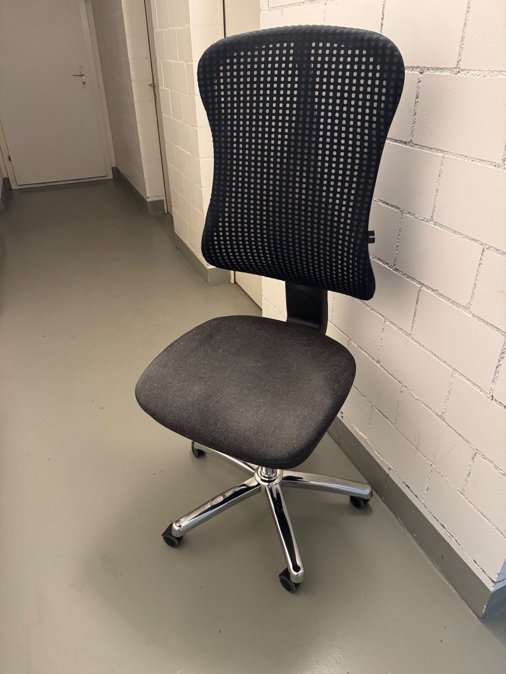 HJH Office Sedie: Bürostuhl HJH SOLUTION PRO – Usato da Niederweningen venduto da Ozean88