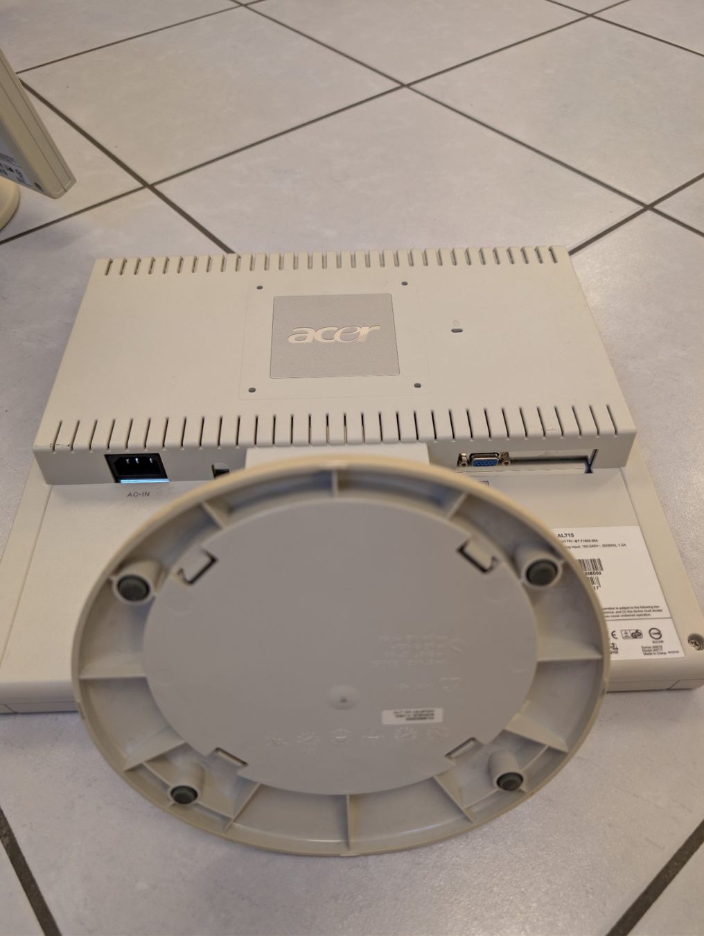 Acer Ecrans: Monitor Acer AL715 – D'occasion à Bellinzona par fan_tc7f 2