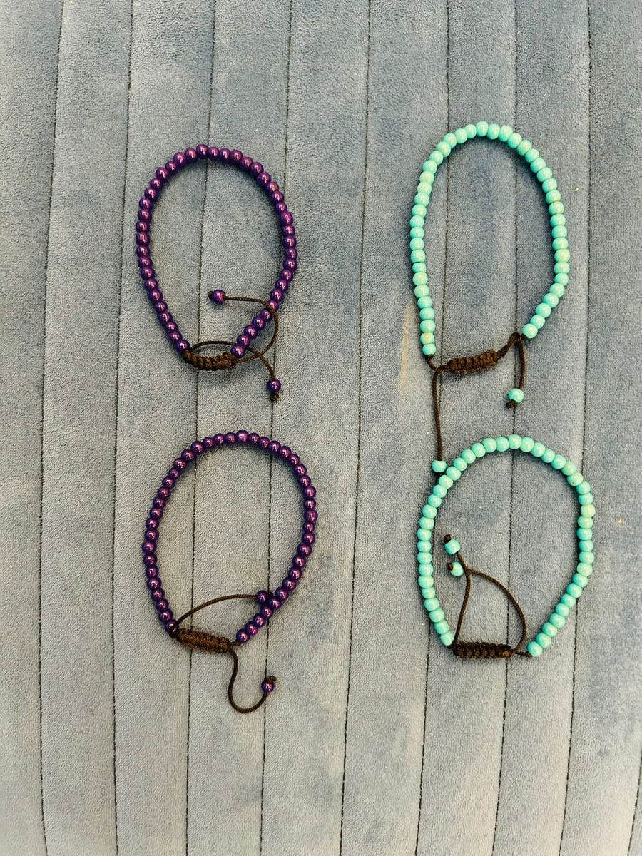 Bracciali & Braccialetti: Handgemachte Perlenarmbänder (verstellbar) – Nuovo (secondo la descrizione) da Winterthur venduto da Box4Fun