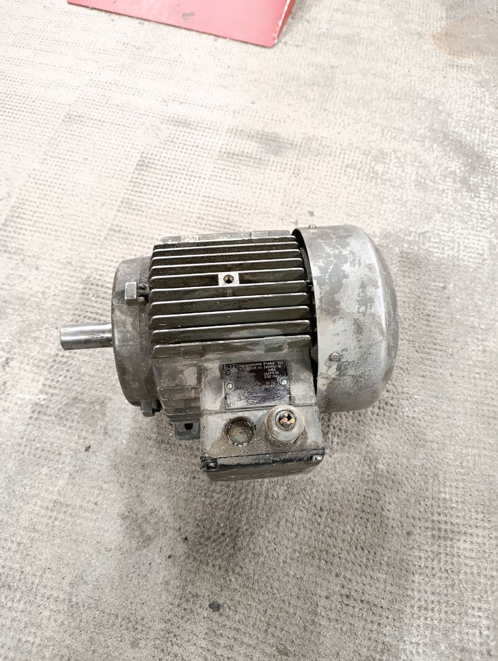 Motori: Moteur asynchrone triphasé In 2A – Usato da Genève venduto da Zerapho 1