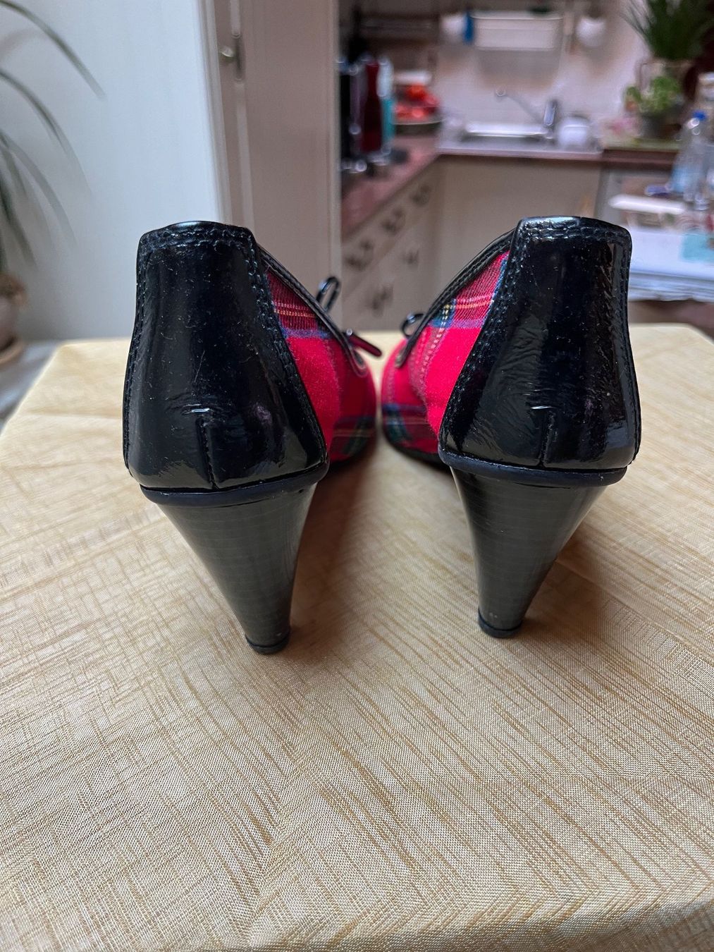 Chaussures femmes: Escarpins rouge motif écossais – Neuf (Voir description) à Sion par dol_v5bk 4
