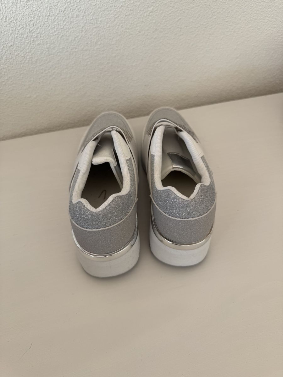 Scarpe da donna: Sneakers Glitzer 36/37 weiss NEU – Nuovo (secondo la descrizione) da Oberglatt ZH venduto da jul_nhy7 1