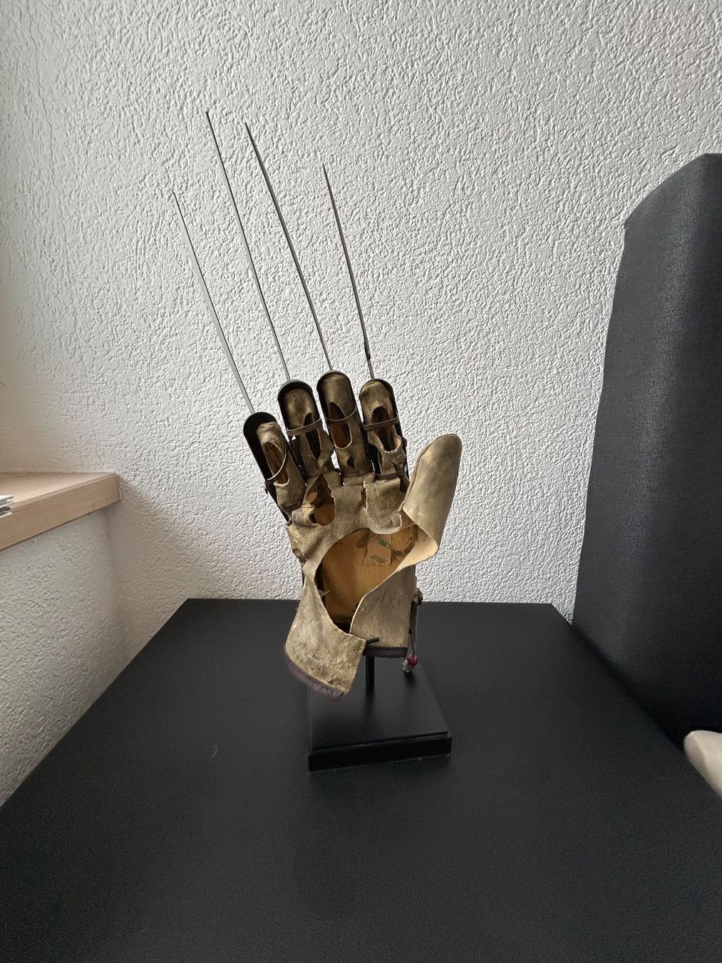 Statuette: Gant de Freddy Krueger - collection - avec socle – Nuovo (secondo la descrizione) da Cortébert venduto da SolidStore 2