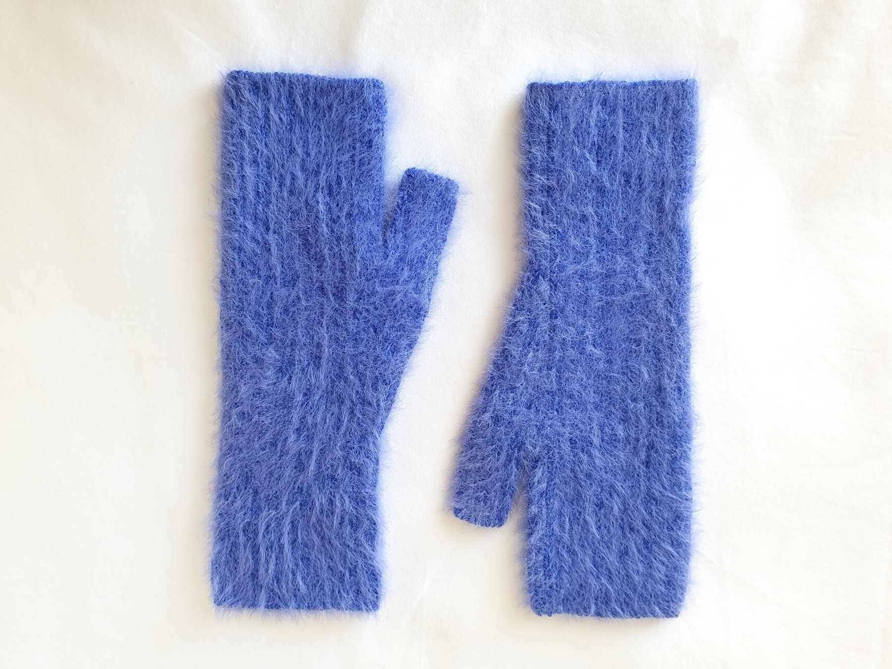 Handschuhe & Handstulpen: Handgestrickte fingerlose Handschuhe – Neu und originalverpackt aus Neunkirch von Sandramay 1