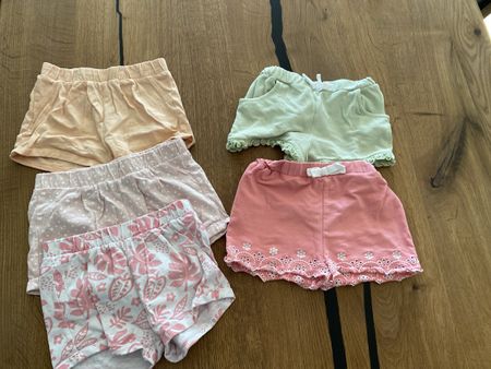 Mädchen Shorts zu Verkaufen Grösse 92-98