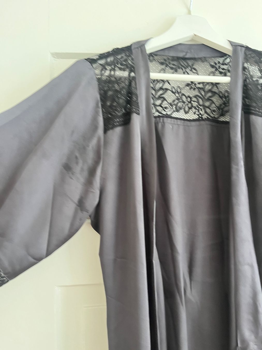 Arte internazionale: Kimono Damen mit Spitze – Usato da Zürich venduto da bretxo 5