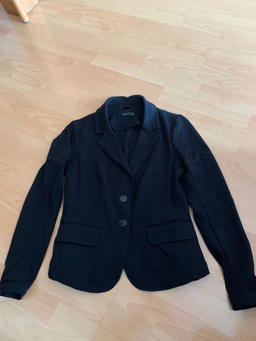 Giacche: Joli blazer noir Halluber taille 40 – Usato da MEYRIN venduto da Gwendo10