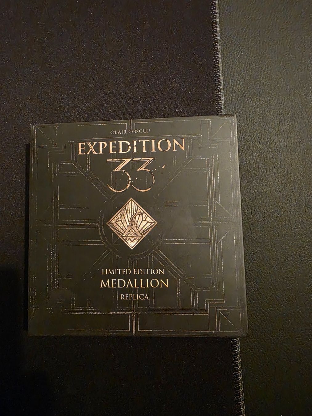 Spiele: Clair Obscur Expedition 33 Limited Medaillon – Gebraucht aus Genève von gpu_5pw