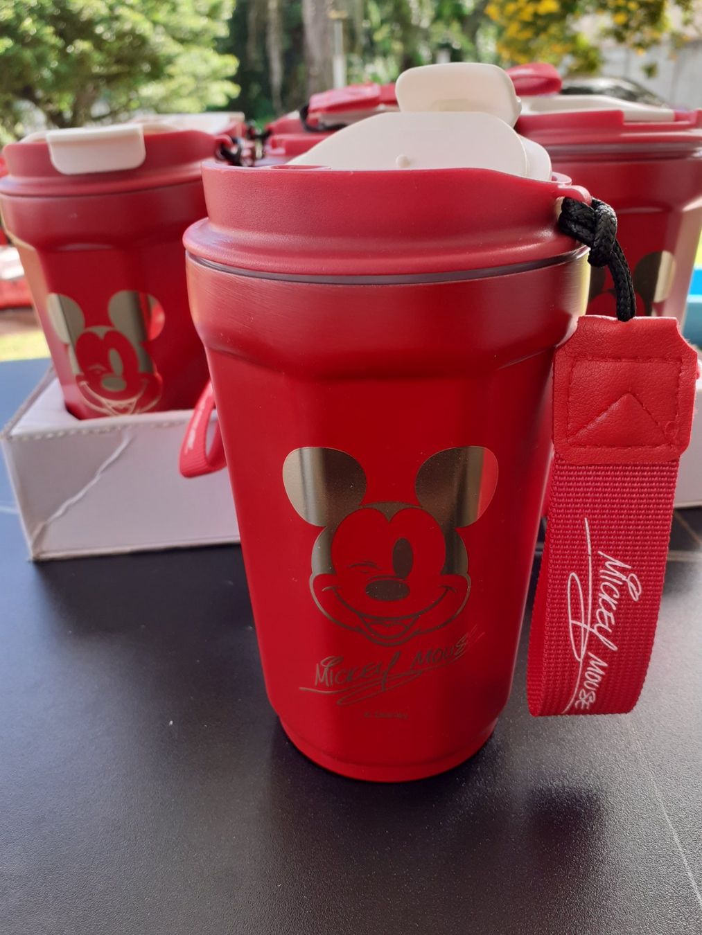 Disney Tazze: Mickey Mouse Disney Alubecher – Nuovo (secondo la descrizione) da Zürich venduto da Crocuda