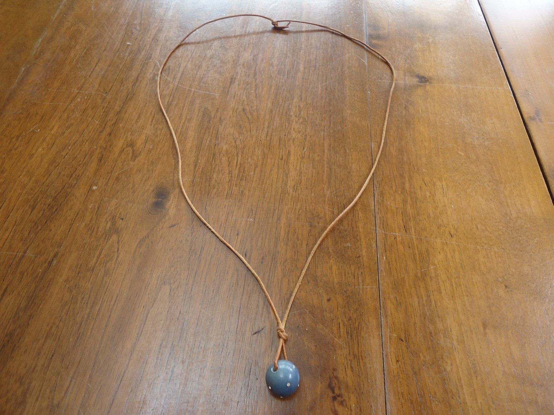 Catenine: Collier en cuir avec perle verre et strass – Usato da Vessy venduto da mafabe