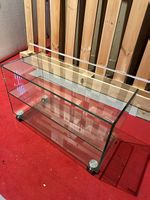 Audioraq   hochwertiges Design-TV-Möbel aus Klarglas