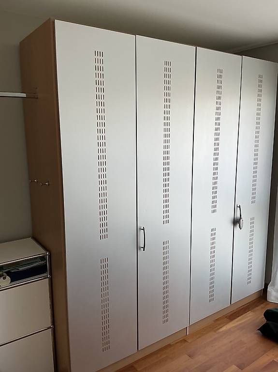 Pfister Armadi: Kleiderschrank – Usato da Thalwil venduto da mai_n2hx