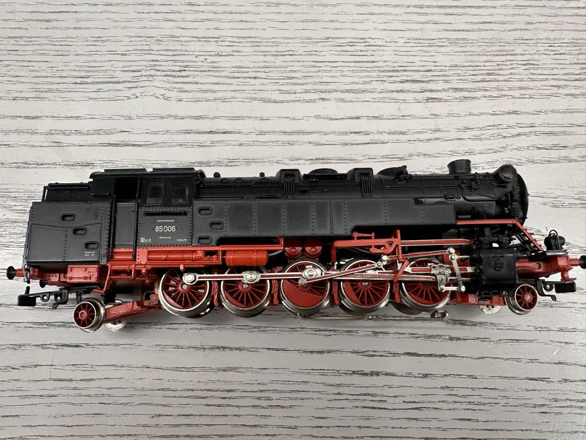 Märklin Modelleisenbahnen: Märklin 3708 DB BR 85 005 mfx digital – Gebraucht aus Lupsingen von New-Haven 3