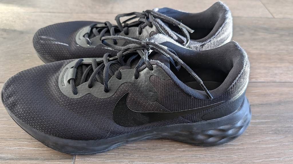 Nike Scarpe da uomo: Nike Sportschuhe Grösse 47 – Usato da Basel venduto da Tomvobasel 1
