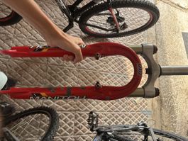Fourche VTT Manitou SX rouge bon état 26 pouces