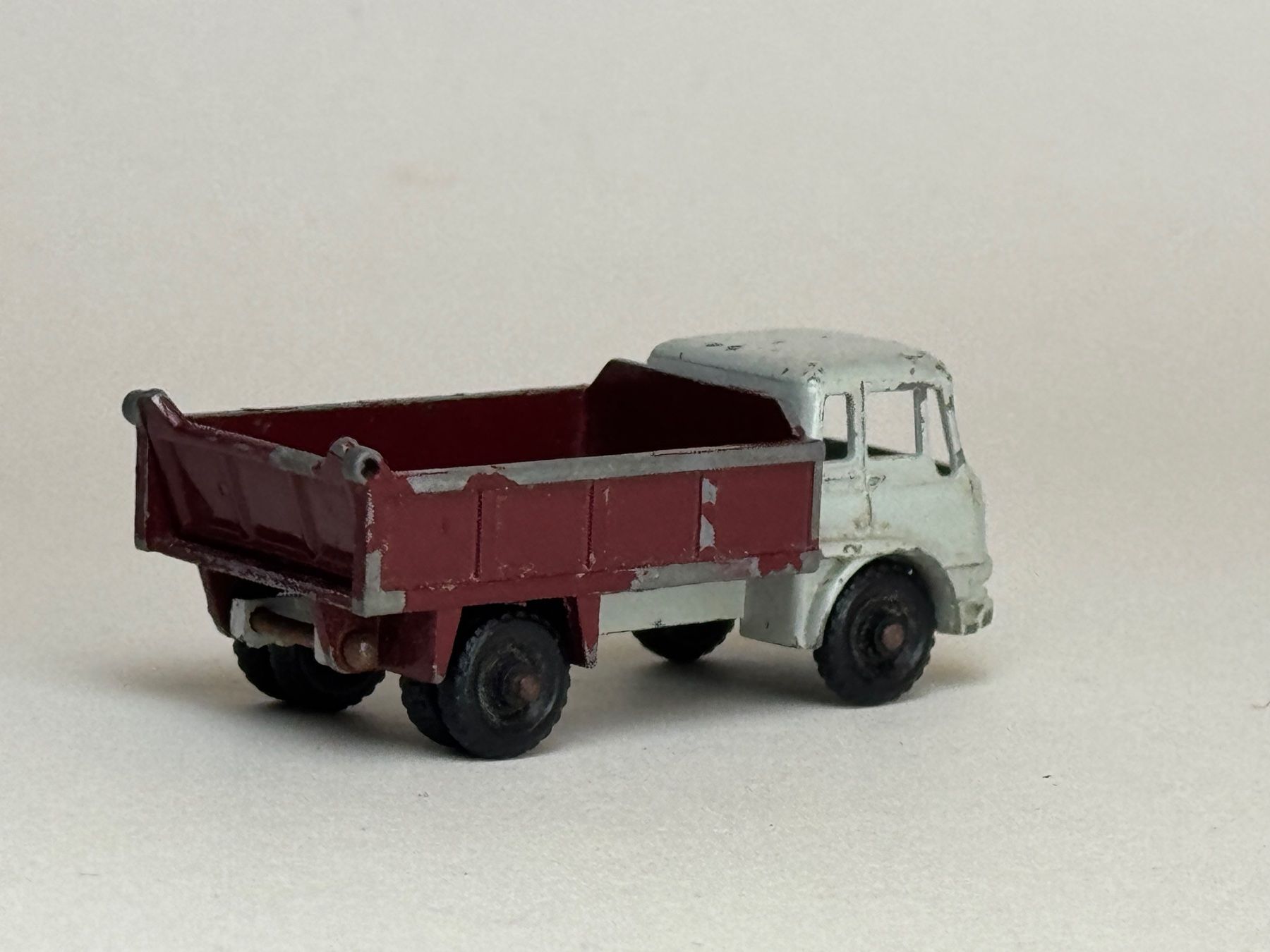 Lesney Modellini d'auto: Lesney Bedford Tom Tipper – Usato da Elm venduto da Wikmtz 1
