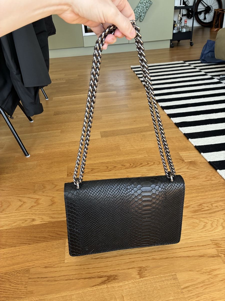 Borse: Schwarze Leder Handtasche, Schlangenoptik – Usato da Muttenz venduto da Vivian_345 2