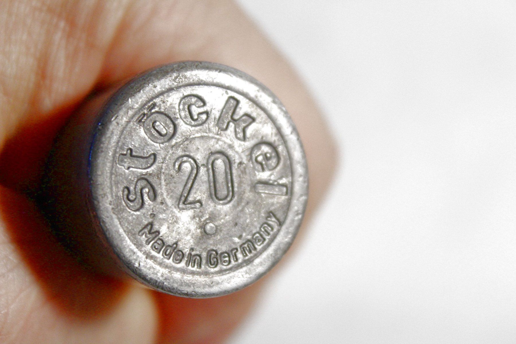 Kommoden: Designklassiker STÖCKEL 20 - Eisportionierer aus Aluminium – Gebraucht aus Bern von kultiges 4