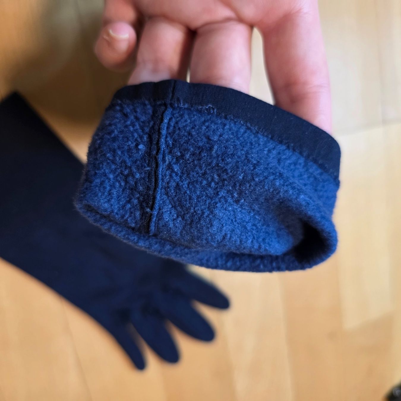 Guanti & manicotti: Dunkelblaue Handschuhe S/M – Polyester – Usato da Wald ZH venduto da CapLux 1