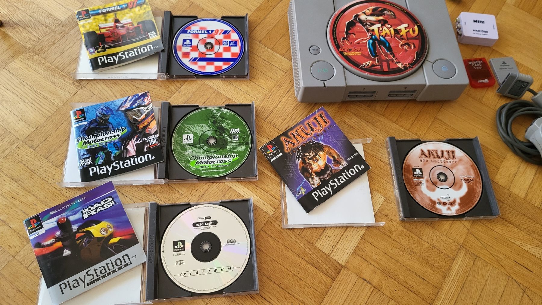 Sony Konsolen: Playstation 1 Konsole HDMI, Controller & 4 Spiele – Gebraucht aus Biel/Bienne von Retrohr 1