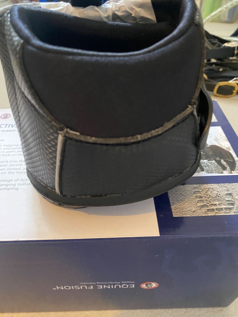 Scarpe per cavalli: Equine Fusion Active Jogging Shoe, Neu, Gr. 13 Regular – Nuovo e nell'imballaggio originale da Wohlen AG venduto da Robballantine 6