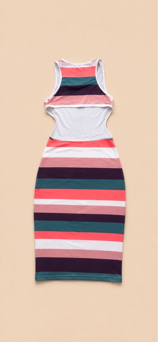 Robes: ROBE MOULANTE RAYÉE MULTICOLORE – Neuf (Voir description) à Lausanne par KeNaChic 3