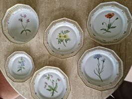 6x Set mit handbemalenen Teller mit Blumenmuster & Goldrand