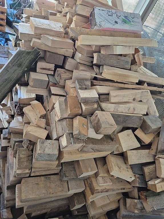 Articoli in legno: Viel Holz – Usato da Unterentfelden venduto da Mo.St