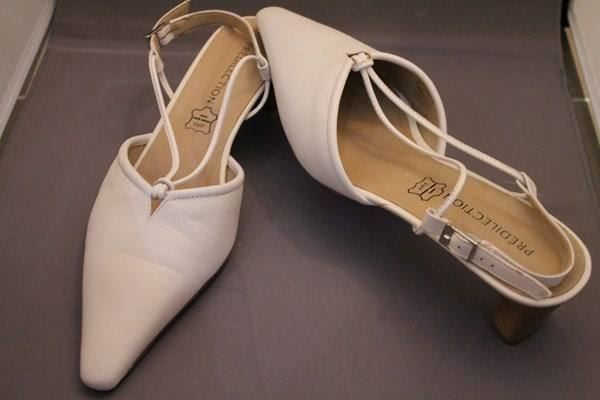 Damenschuhe: Chaussures CUIR ivoires PREDILECTION – Neu und originalverpackt aus Agiez von chouchanelle 1