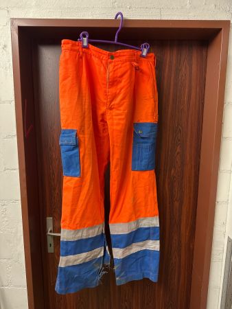 Strong lange orange Hosen
