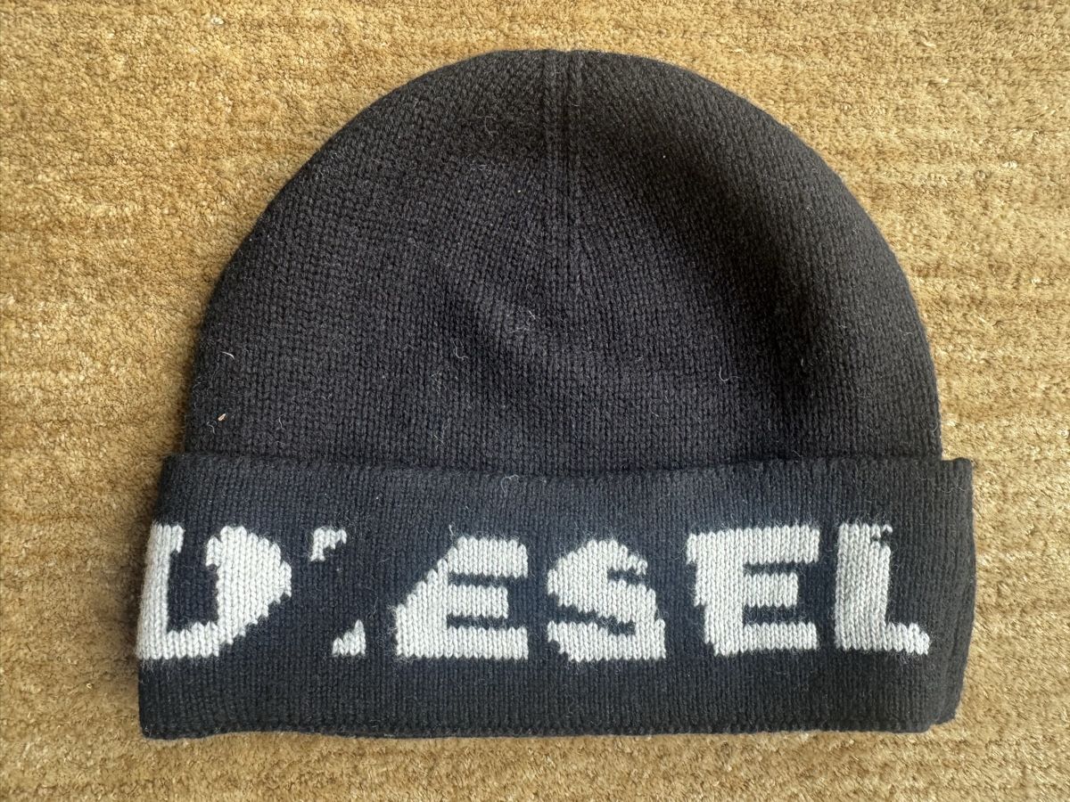 Diesel Copricapi, berretti & cappellini: Mütze – Usato da Aarau venduto da Anini