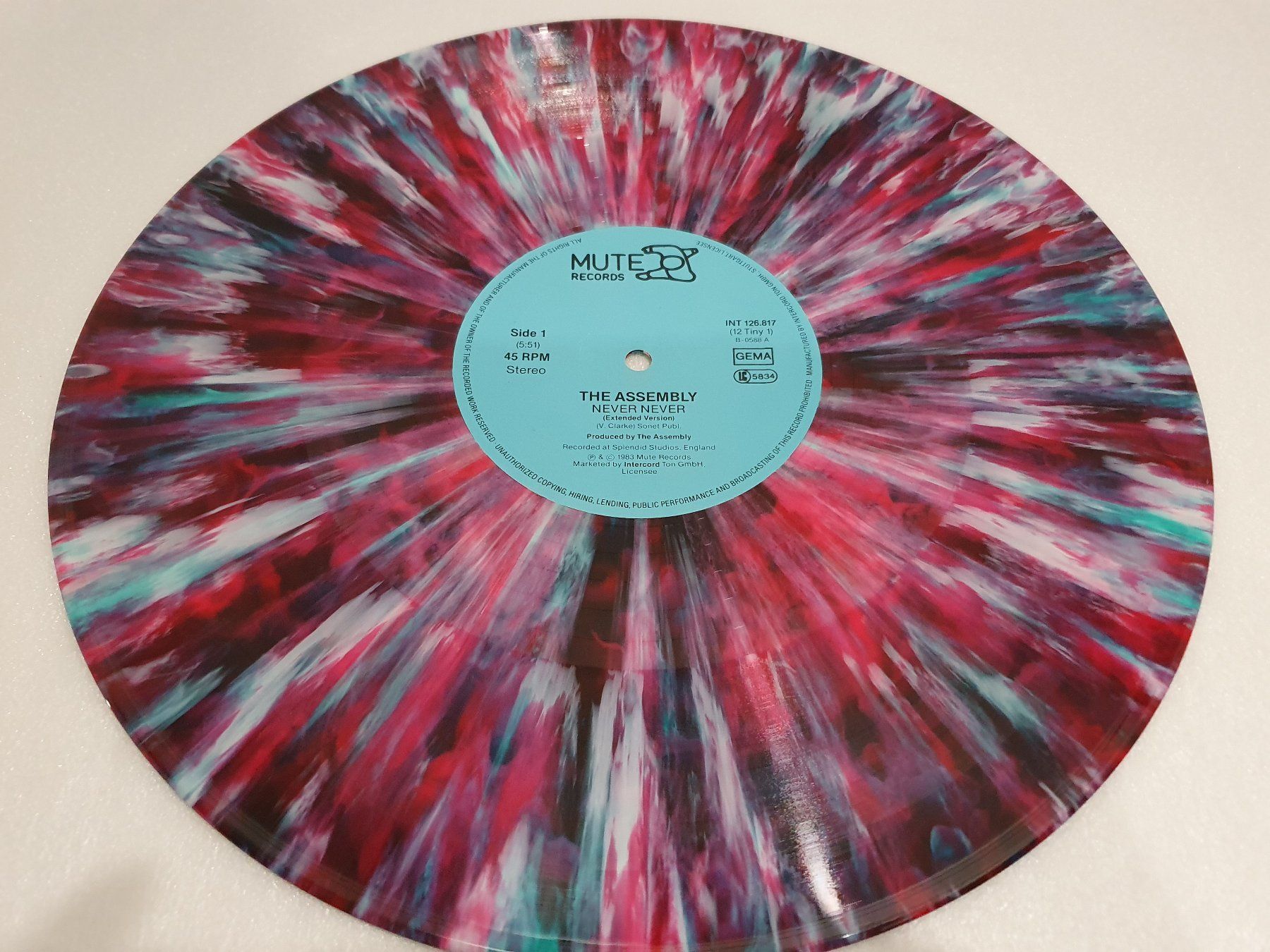 Dischi in vinile: The Assembly – Never Never (Maxi, Synth-pop, Multicoloured) – Usato da Uster venduto da Vinyl-Leidenschaft 3
