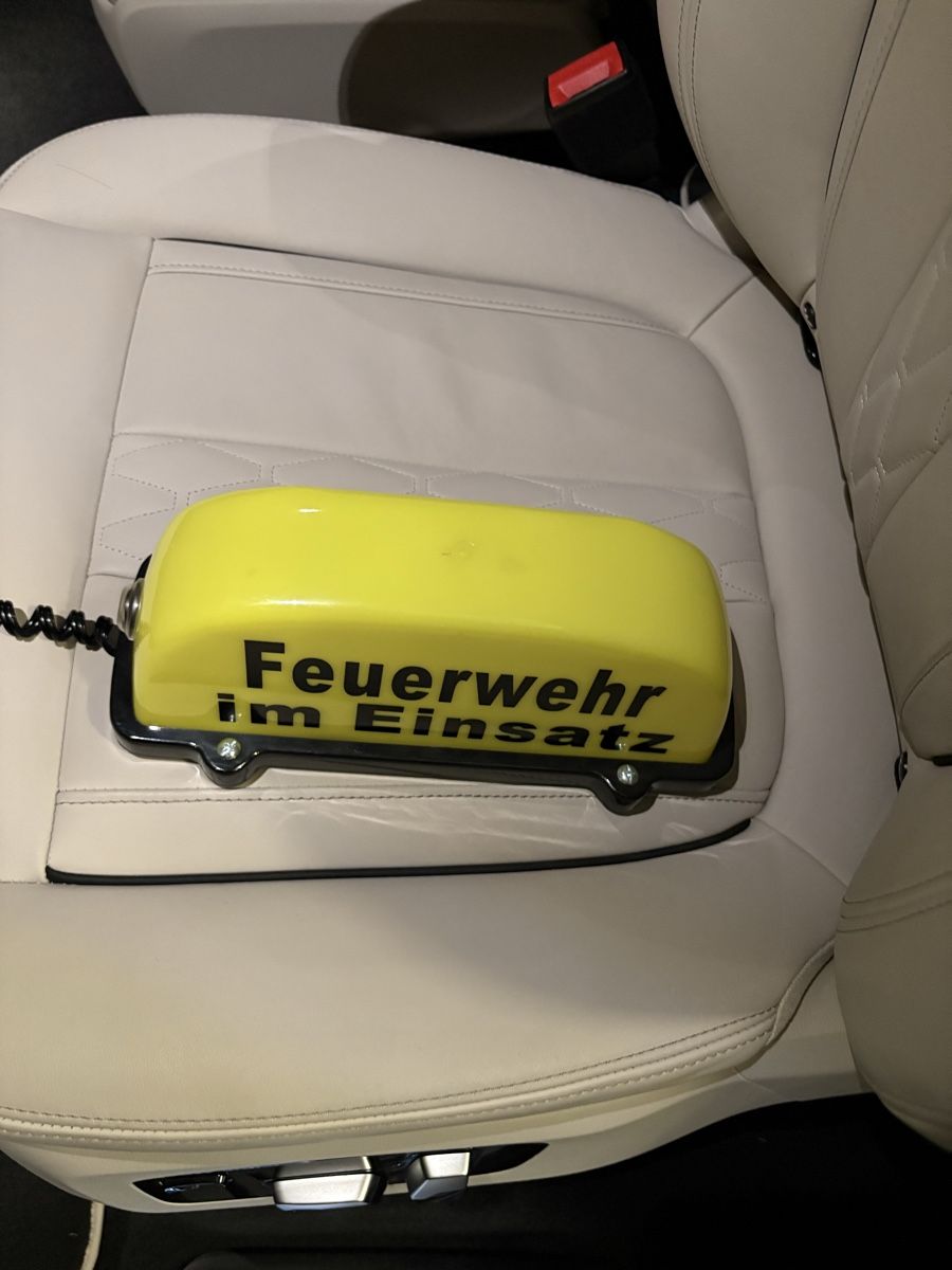 Lampen: Feuerwehr im Einsatz: Gelbe Blitzleuchte, 12V, – Neu (gemäss Beschreibung) aus Schattdorf von roman42. 1