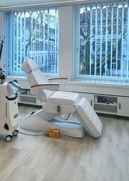 Sedie a sdraio: Neuwertige elektrische Liege – Nuovo (secondo la descrizione) da St. Gallen venduto da rap_8mxz 1