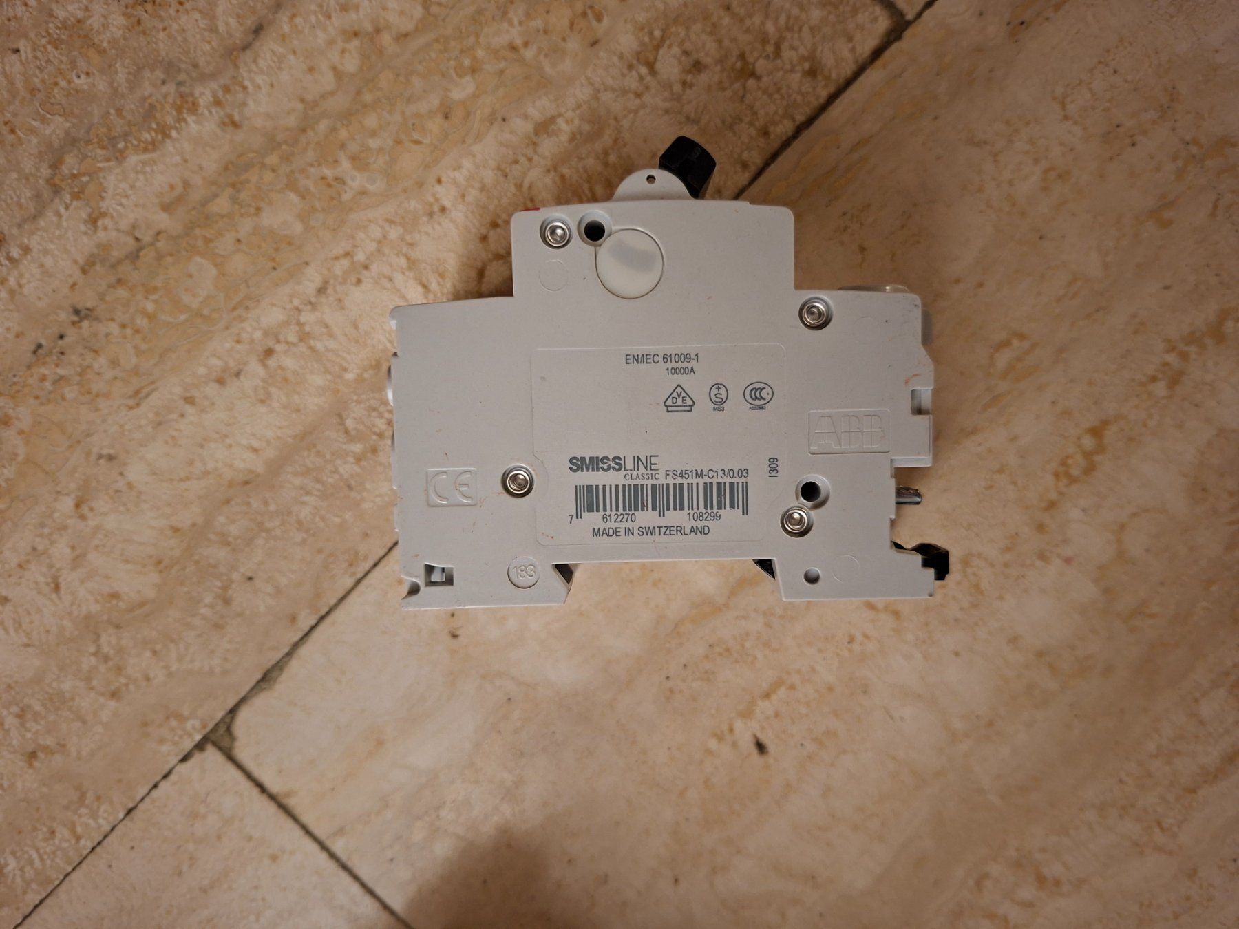 ABB Interrupteurs: Fehlerstromschutzschalter – D'occasion à Schwarzenburg par Antolino22 1