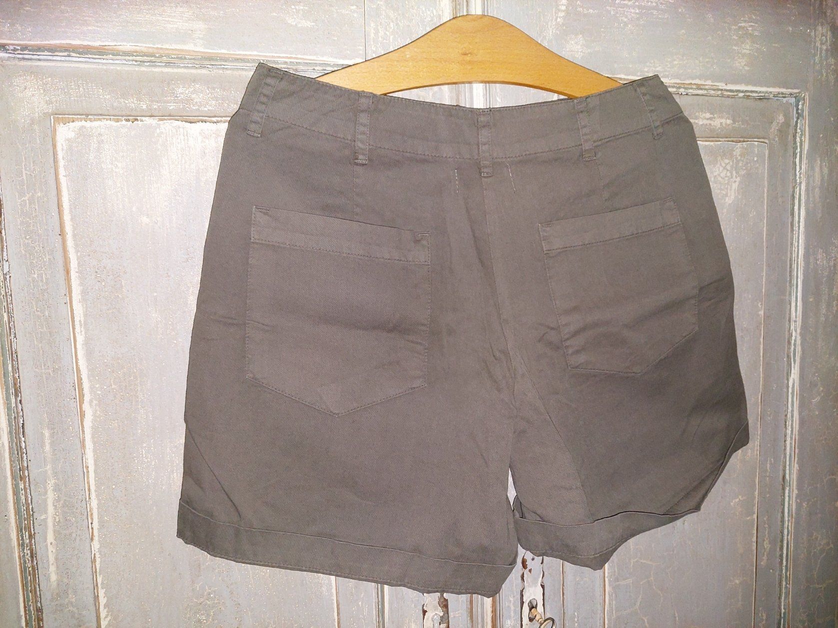 Hosen: Graham&Spencer . Shorts olive 10/40 – Neu und originalverpackt aus Besenbüren von teluride89 1