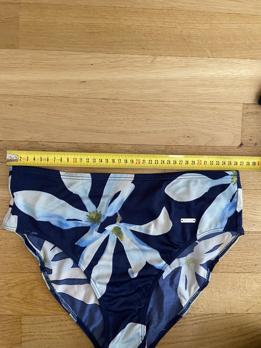 Triumph Autres dessous: TRIUMPH GRÖSSE B/80 UND 42 – D'occasion à Zürich par schneeflocke303 1
