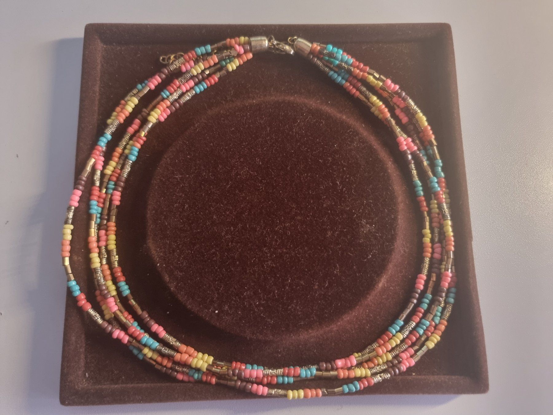 Catenine: Halskette mit bunten Perlen - Sommerlicher Blickfang! – Usato da Schaffhausen venduto da Kellerrassel