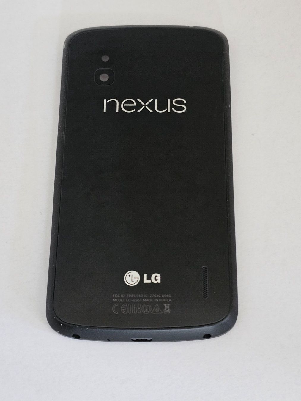 LG Telefoni cellulari / Smartphones: Back cover Nexus 4 Black – Nuovo e nell'imballaggio originale da Yvonand venduto da Li_poch