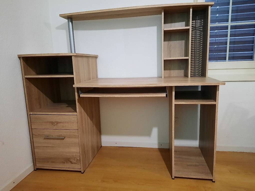 Bureaux: Bürotisch – D'occasion à Altishofen par Cookiee777