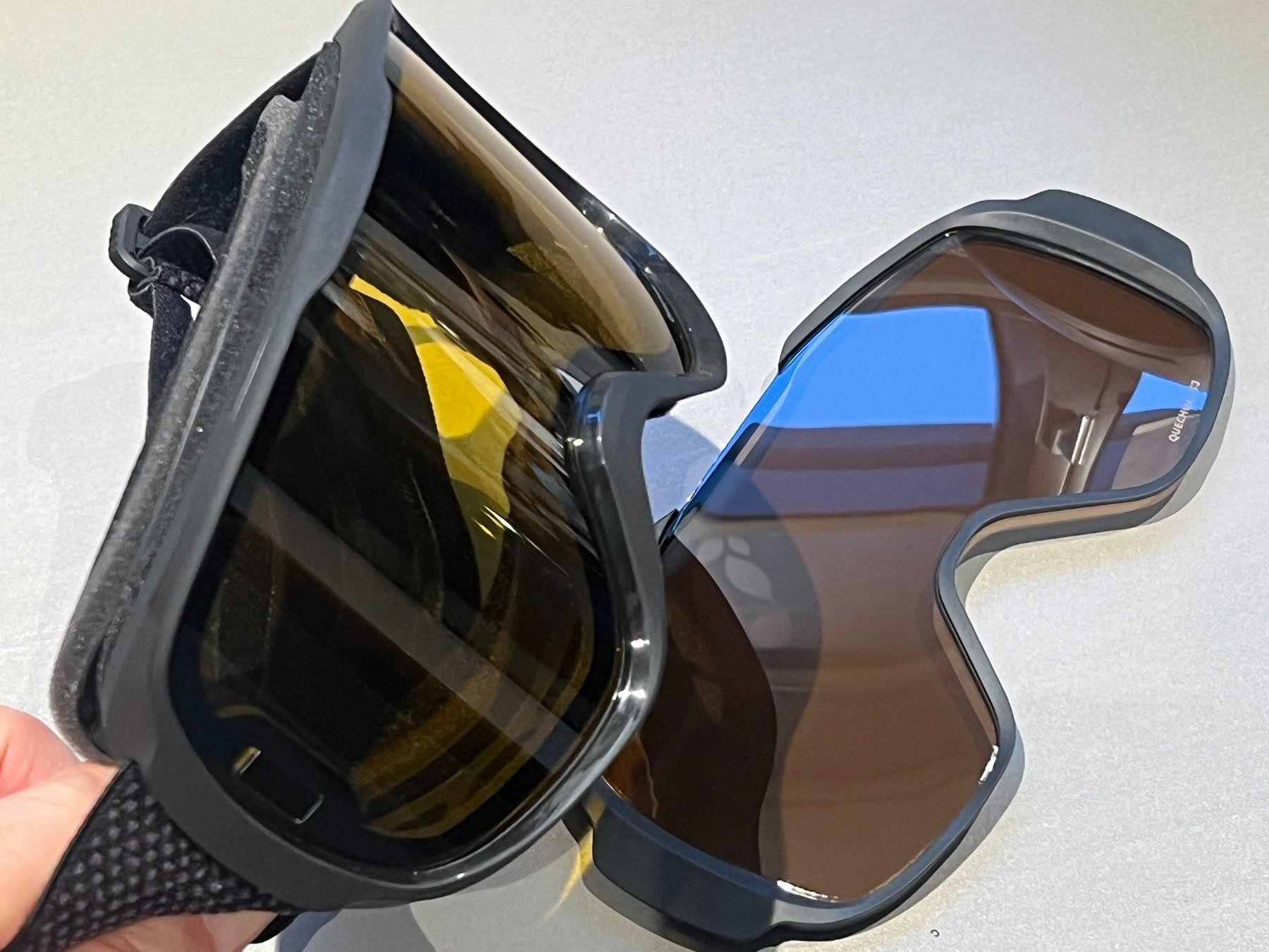 Lotti di vestiti: Skihelm mit Skibrille, Grösse S 51-55 – Usato da Thun venduto da bidu0210 4