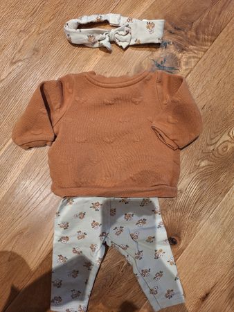 Süsses Baby Set mit Stirnband, Grösse 56, Top Zustand!