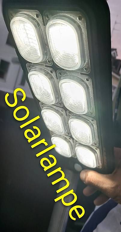 Lampade: Solarleuchte mit Panel 9 LEDs neuwertig – Usato da Basel venduto da ner_5gnp